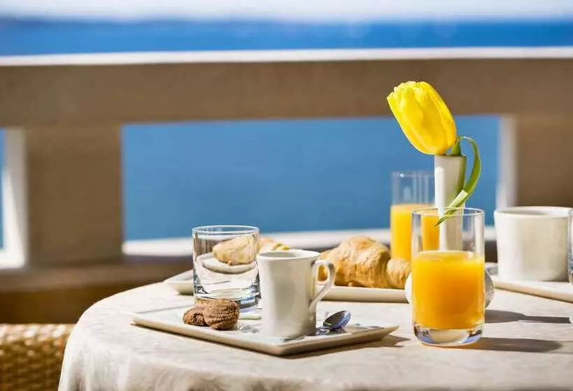 اتاق راحتی با چشم‌انداز دریا, Remisens Hotel Metropol