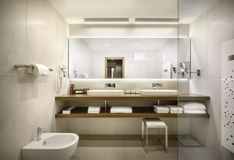 اتاق استاندارد یک نفره, Remisens Hotel Metropol