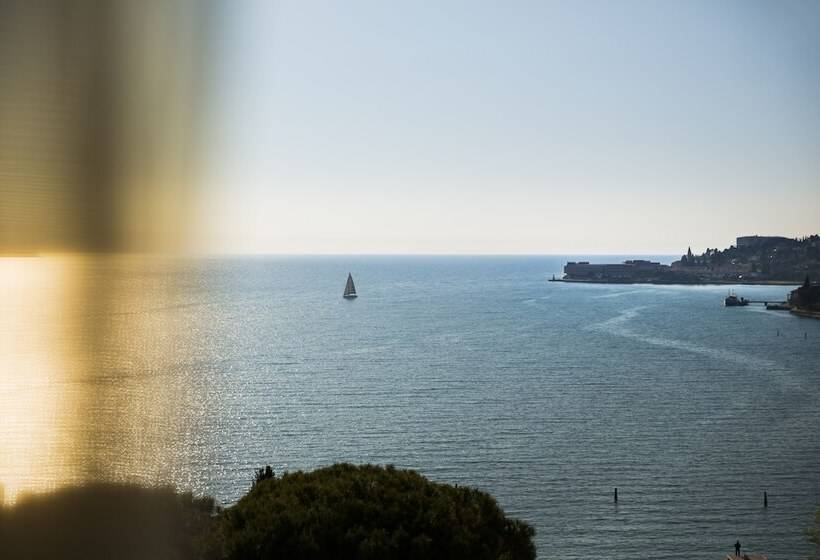 سوئیت اجرایی با چشمانداز دریا, Remisens Hotel Metropol