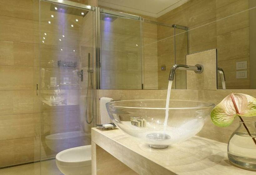 جناح جونيور ديلوكس, Grand Hotel Minerva