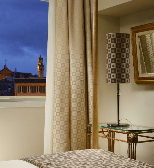 غرفة رومانسية, Grand Hotel Minerva