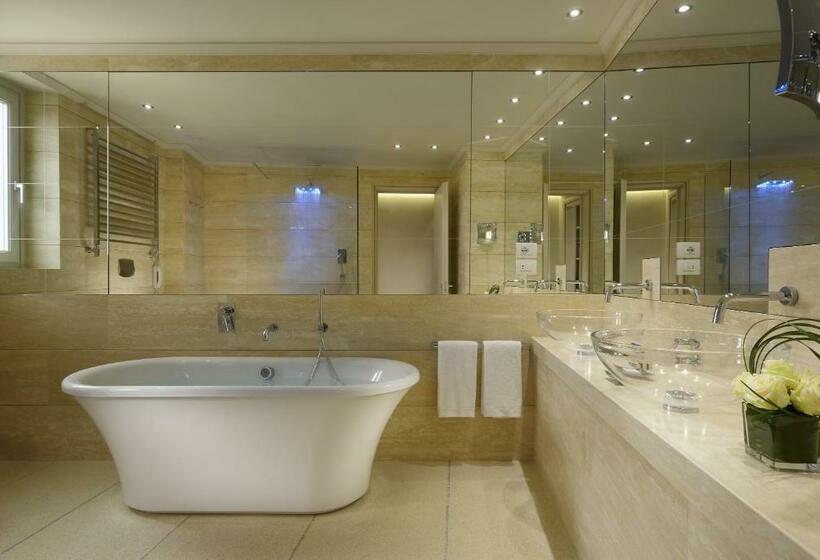 غرفة رومانسية, Grand Hotel Minerva