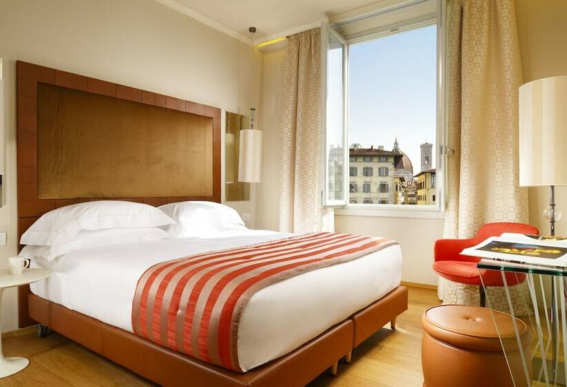 غرفة بريميوم مطلة على المدينة, Grand Hotel Minerva