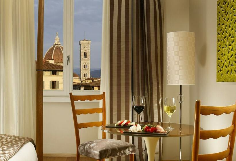 غرفة بريميوم مطلة على المدينة, Grand Hotel Minerva