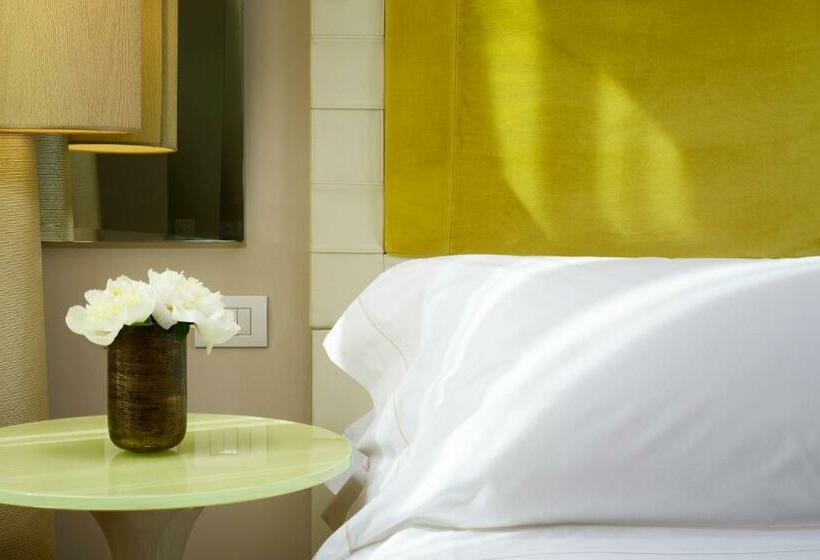 سوئیت جونیور با تراس, Grand Hotel Minerva