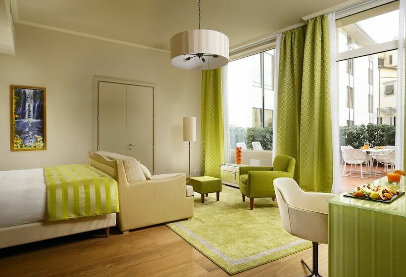 جناح جونيور مزوَّد بتراس, Grand Hotel Minerva