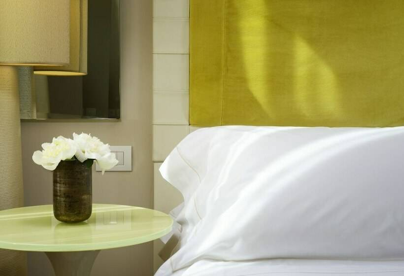 جناح جونيور مزوَّد بتراس, Grand Hotel Minerva