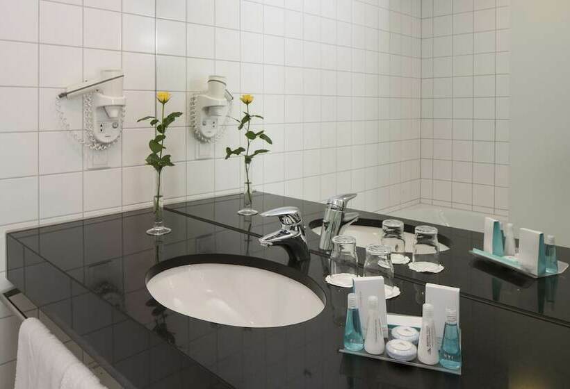 家庭间, Austria Trend Hotel Europa Wien