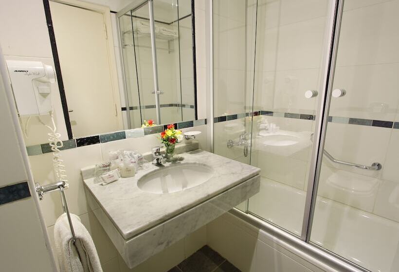 اتاق استاندارد سه نفره, Embajador