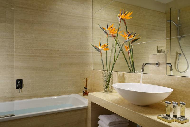 اتاق پریمیوم سه تخته, Grand Hotel Minerva