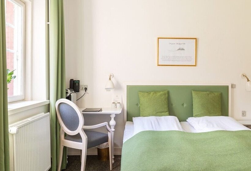 Номер Стандарт, Hindsgavl Slot