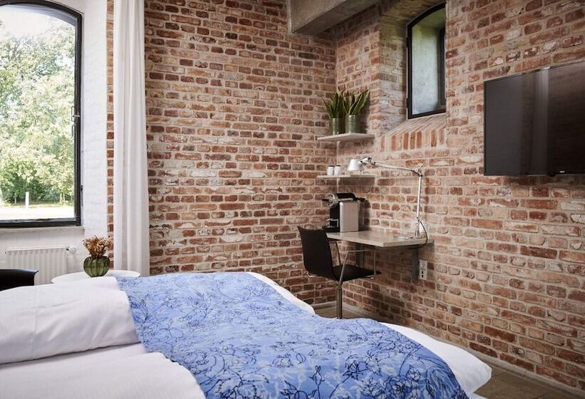 Номер Стандарт, Hindsgavl Slot