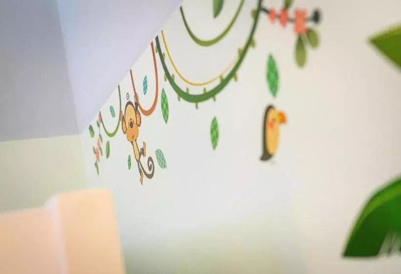 سوییت خانوادگی, Holiday Inn Lübeck, An Ihg