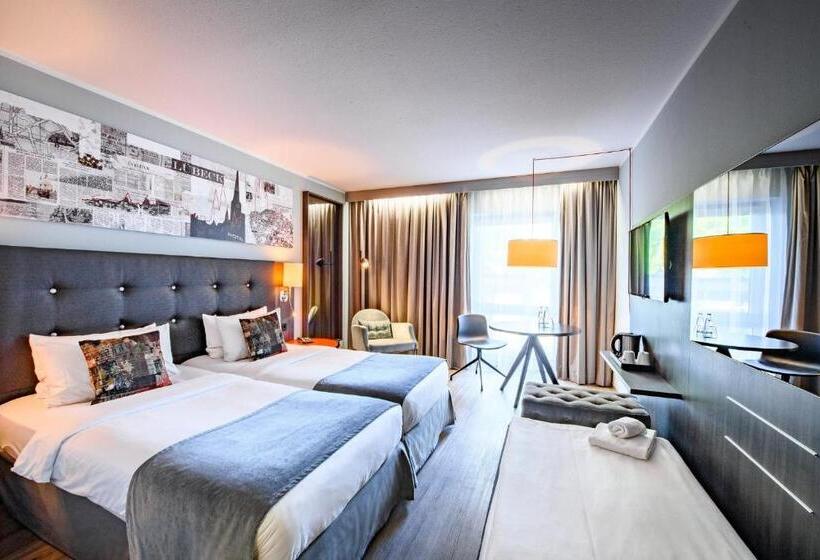 חדר סטנדרט, Holiday Inn Lübeck, An Ihg