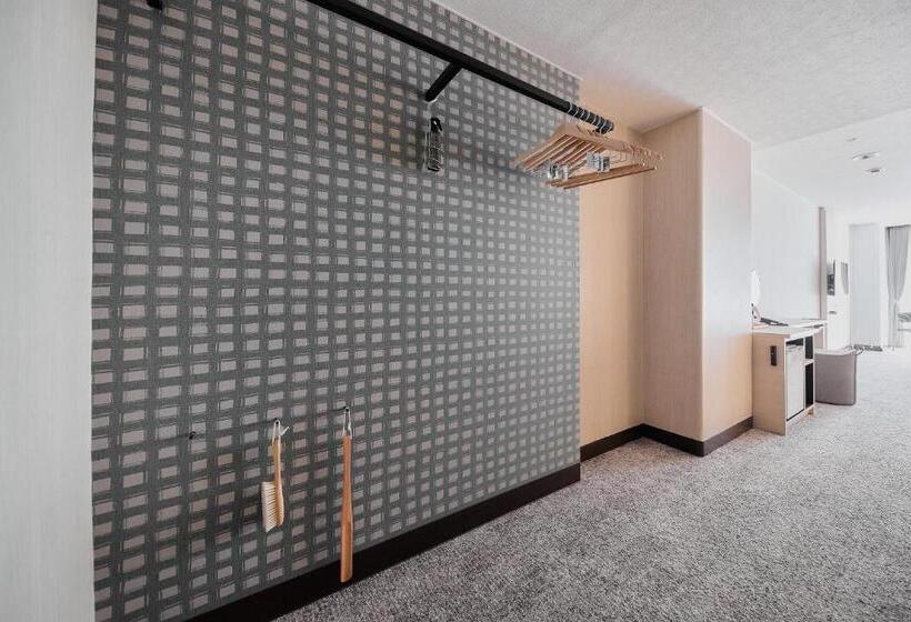 اتاق استاندارد چهار تخته, Kyoto Tower