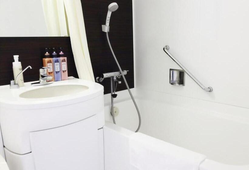 اتاق لوکس خانوادگی, Kyoto Tower