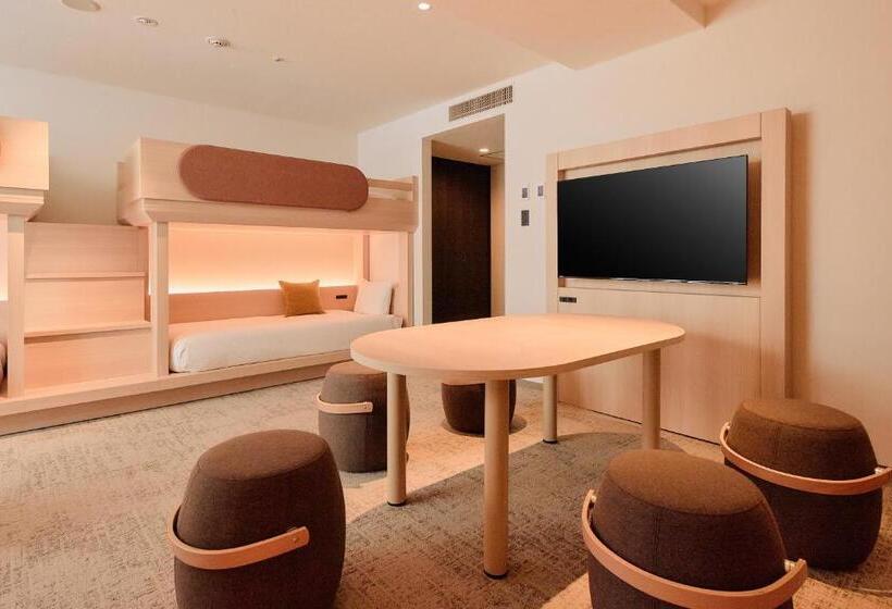 اتاق لوکس خانوادگی, Kyoto Tower