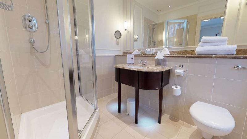 Люкс, Macdonald Bath Spa