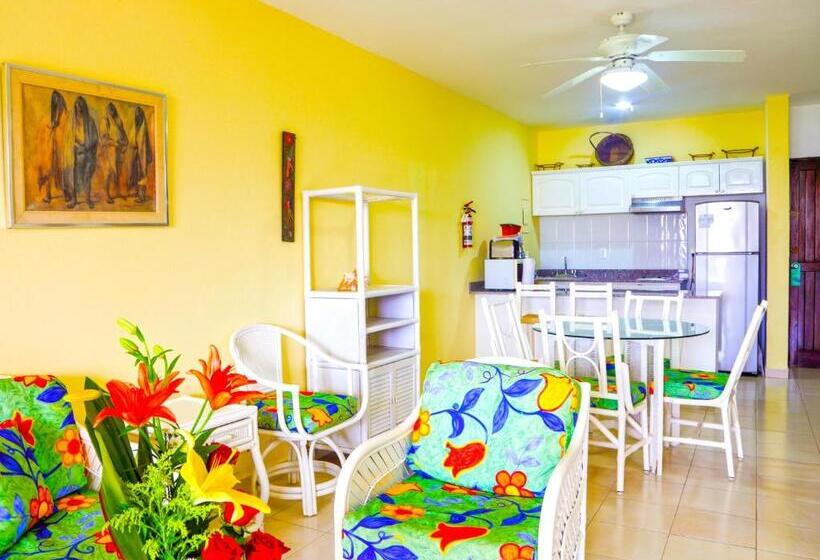 דירת 2 חדרים נוף לים, Nautibeach Beach Front Condos In North Beach