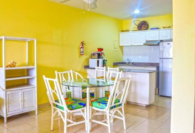 آپارتمان 1 خوابه با چشم‌انداز باغ, Nautibeach Beach Front Condos In North Beach