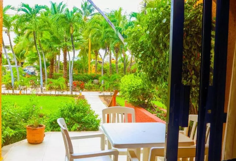 آپارتمان 1 خوابه با چشم‌انداز باغ, Nautibeach Beach Front Condos In North Beach