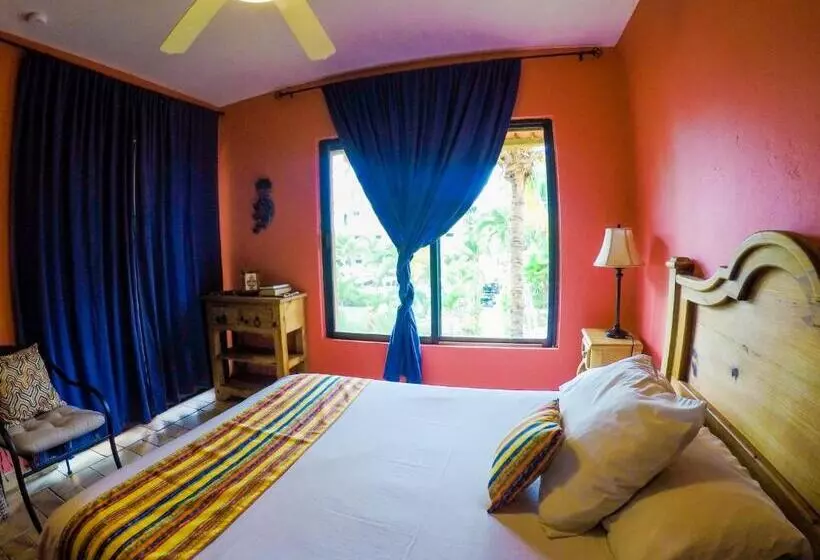 آپارتمان 1 خوابه با چشم‌انداز باغ, Nautibeach Beach Front Condos In North Beach