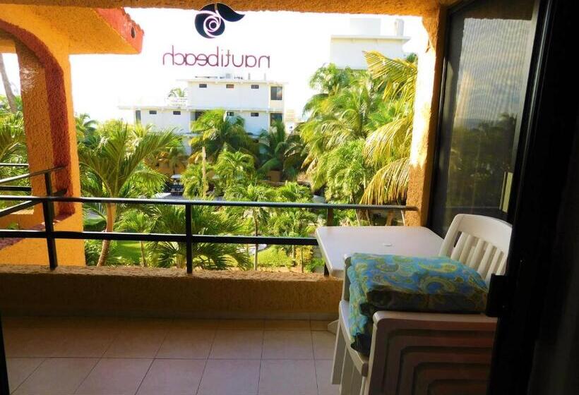 شقة غرفة واحدة مطلة على الحديقة, Nautibeach Beach Front Condos In North Beach