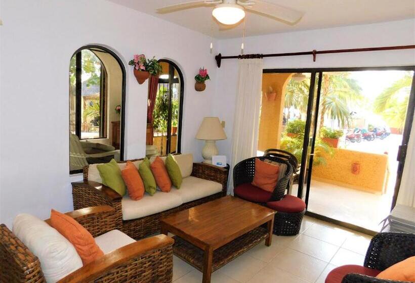 דירת חדר נוף לגינה, Nautibeach Beach Front Condos In North Beach