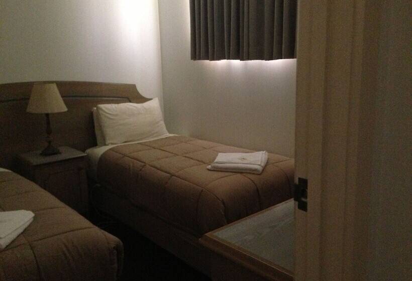 דירת שני חדרים, Nunawading Motor Inn