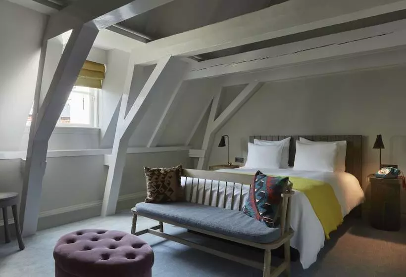 Classic Room Double Bed, Pulitzer Amsterdam