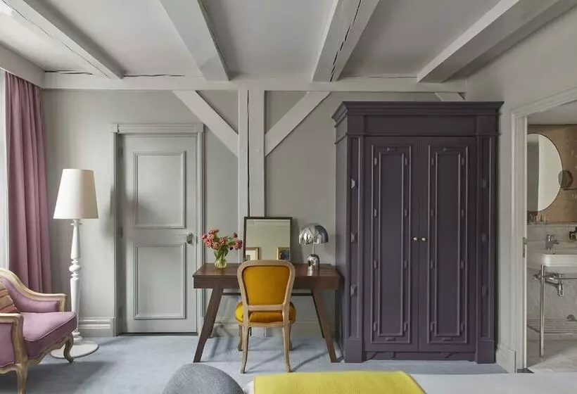 Classic Room Double Bed, Pulitzer Amsterdam