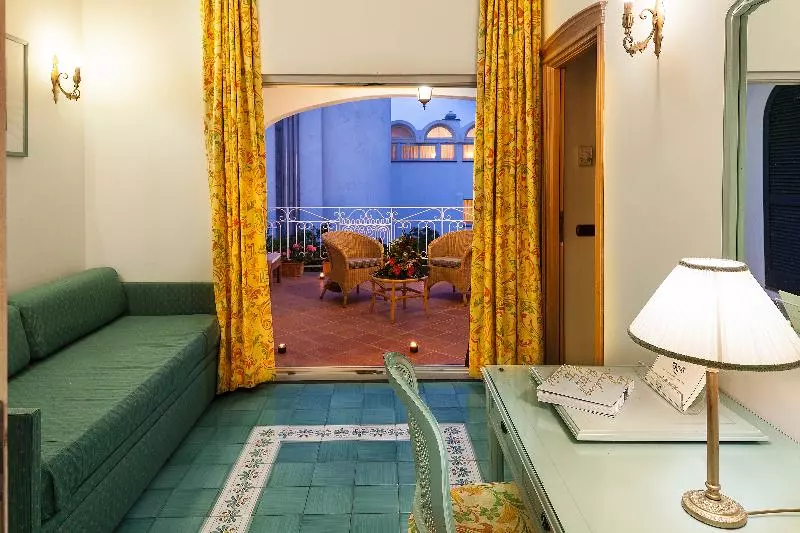 سوئیت جونیور با چشم‌انداز باغ, Punta Molino Beach Resort And Thermal Spa