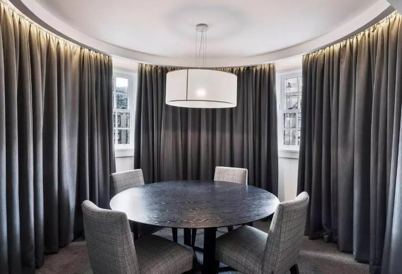 سوئیت رویال, Radisson Blu Hotel, Edinburgh City Centre