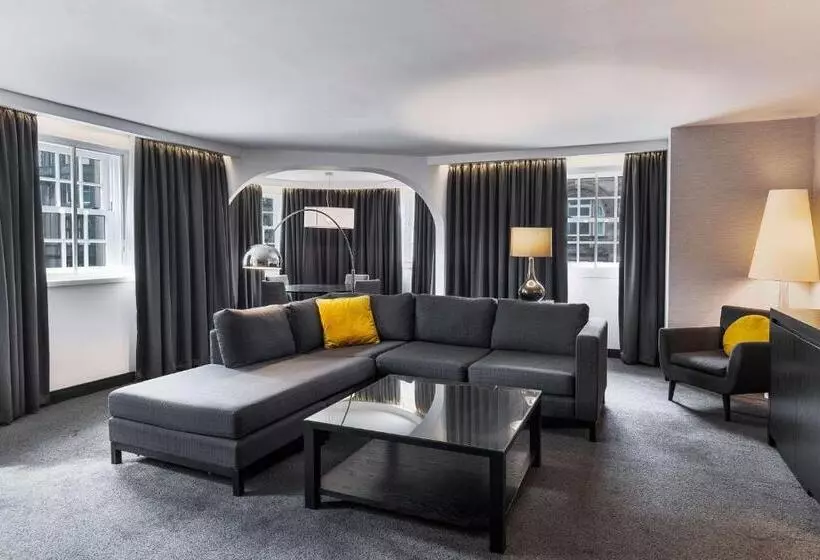 سوئیت رویال, Radisson Blu Hotel, Edinburgh City Centre