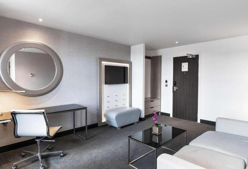 주니어 스위트, Radisson Blu Hotel, Edinburgh City Centre