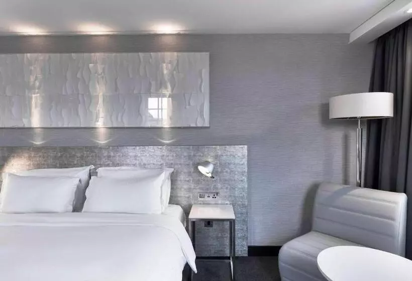 سوییت جونیور, Radisson Blu Hotel, Edinburgh City Centre