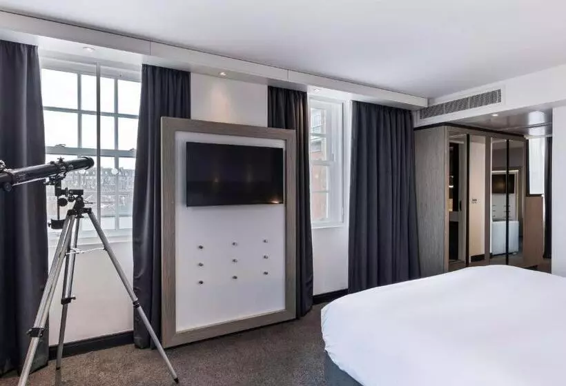 سوییت جونیور, Radisson Blu Hotel, Edinburgh City Centre