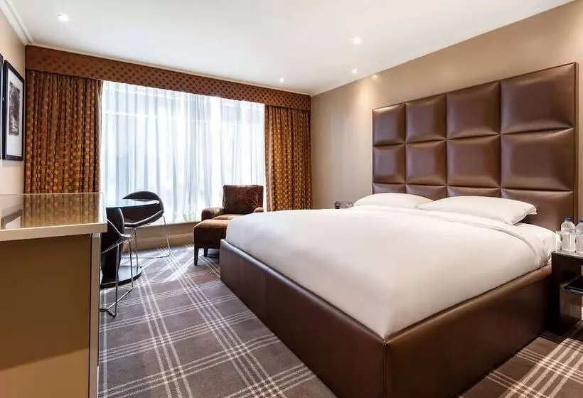 プレミアムルーム, Radisson Blu Hotel, London Heathrow