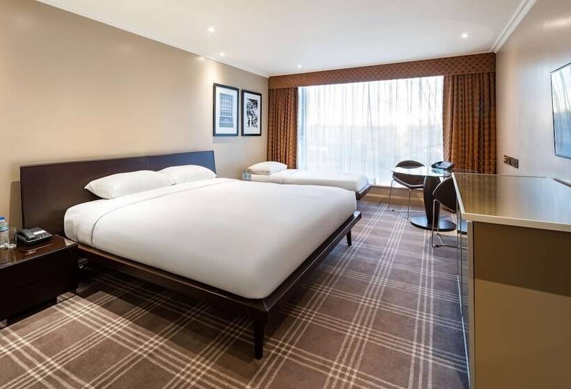 Номер Премиум, Radisson Blu Hotel, London Heathrow