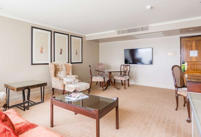 스위트, Radisson Blu Hotel, London Heathrow