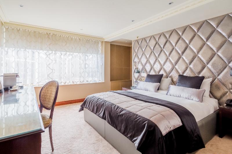 스위트, Radisson Blu Hotel, London Heathrow