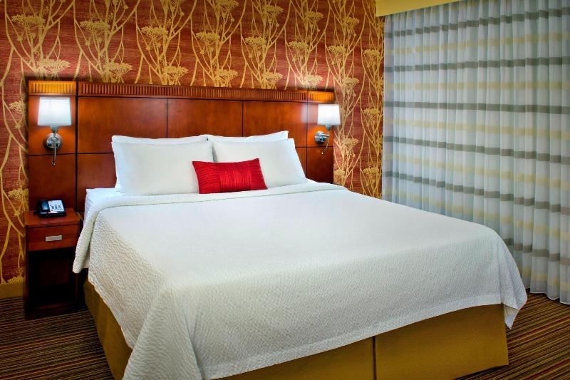 주니어 스위트, Radisson Blu Hotel, London Heathrow