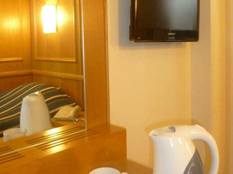 Номер Стандарт, St Giles London – A St Giles