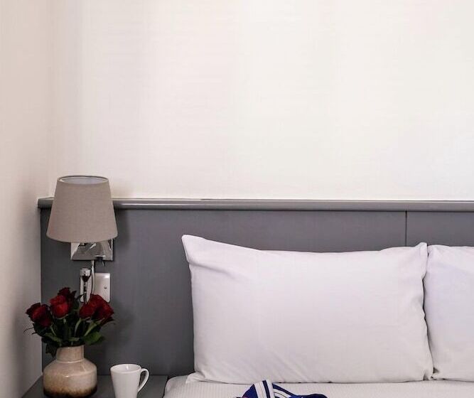 Номер Стандарт, St Giles London – A St Giles