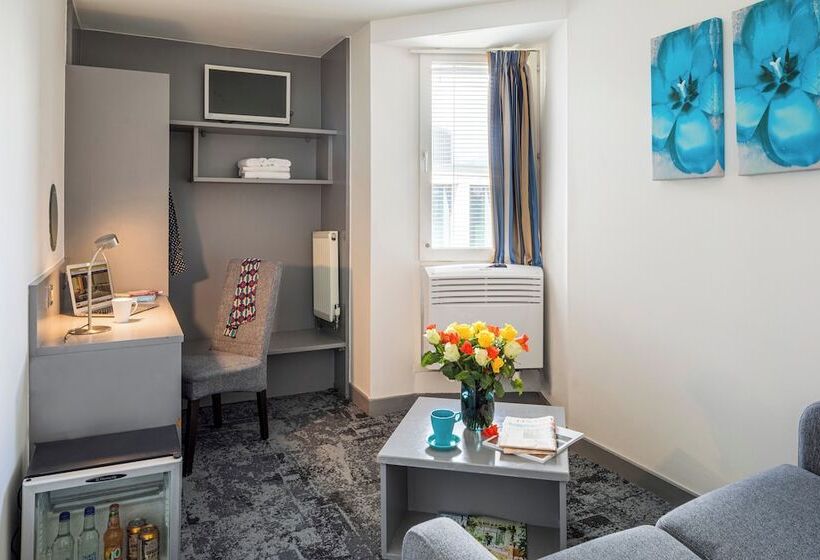 Номер Стандарт, St Giles London – A St Giles