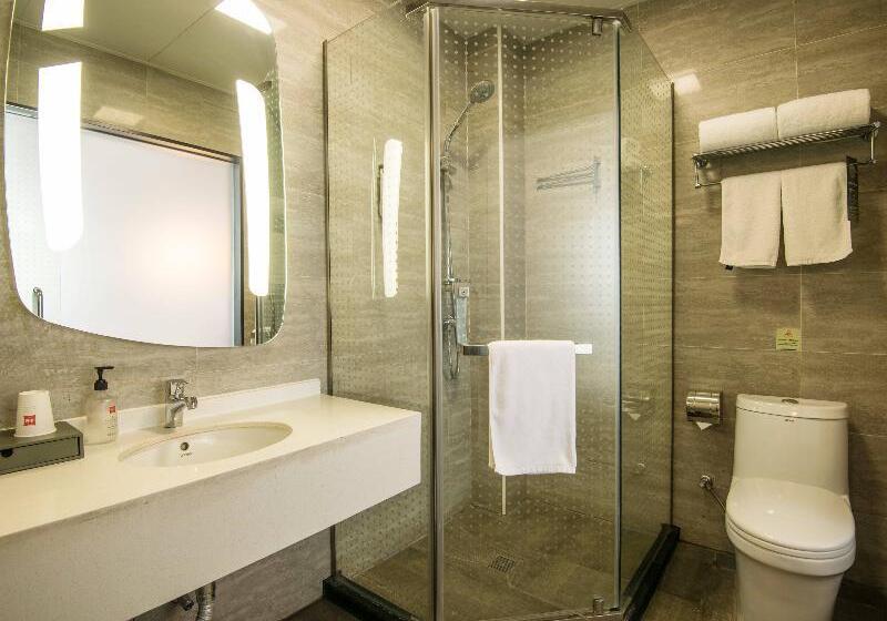 Номер Стандарт, St Giles London – A St Giles