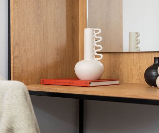 Номер Стандарт, St Giles London – A St Giles