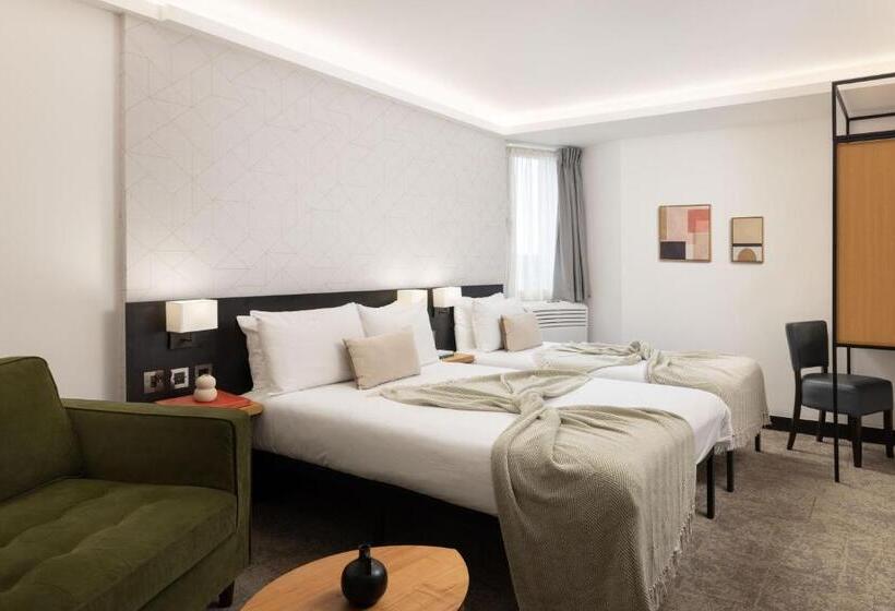 Номер Стандарт Трехместный, St Giles London – A St Giles