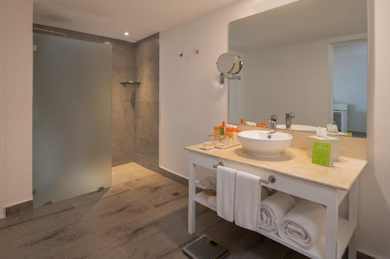 プールの見えるデラックスルーム, Sunscape Puerto Plata All Inclusive