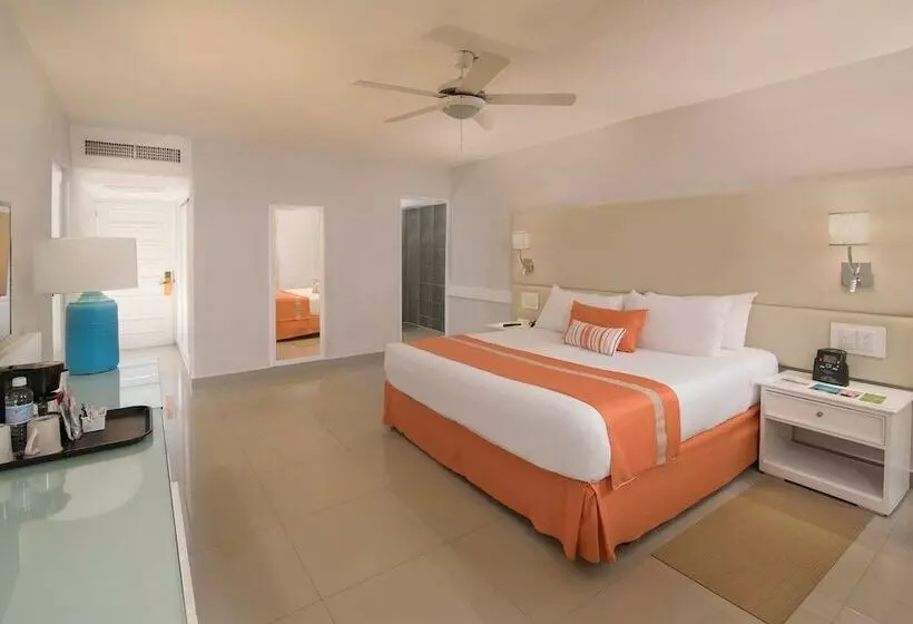 اتاق لوکس با چشمانداز استخر, Sunscape Puerto Plata All Inclusive